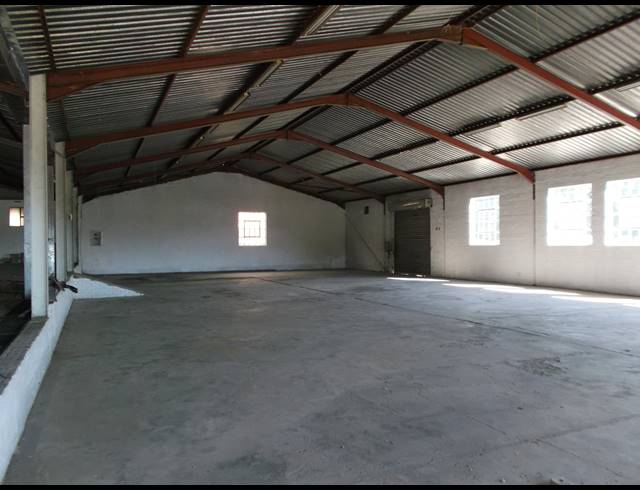 1,200M² WAREHOUSE FOR SALE IN ROCKY DRIFT